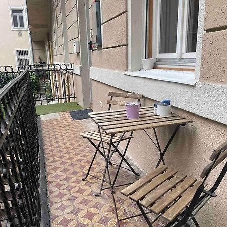 Knezits Spacious Ac Terrace Free Parking Будапешт Экстерьер фото